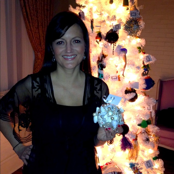 One of a kind white ornament - Picture 17 of 17